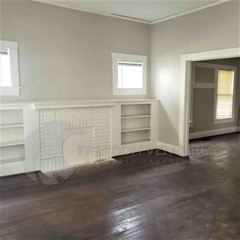 7515 1st Ave S - Photo 3 of 10