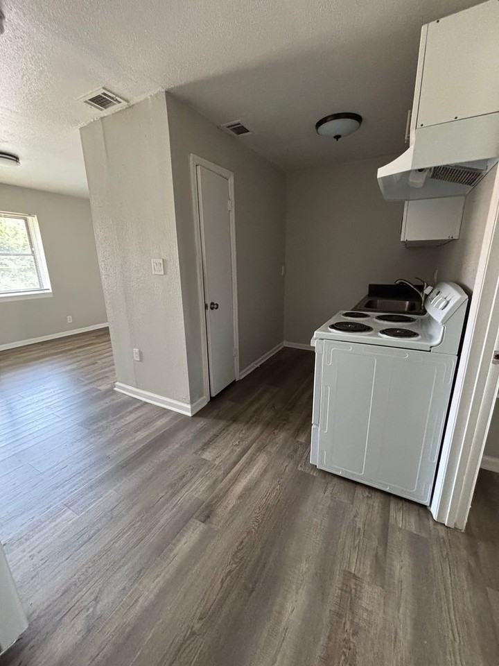 ~112 3rd Street - Photo 5 of 24