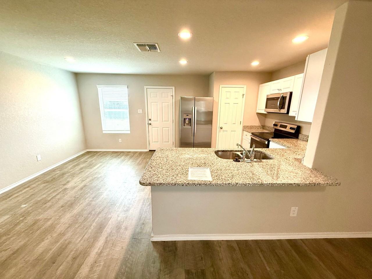 7614 Crestway Rdg - Photo 7 of 28