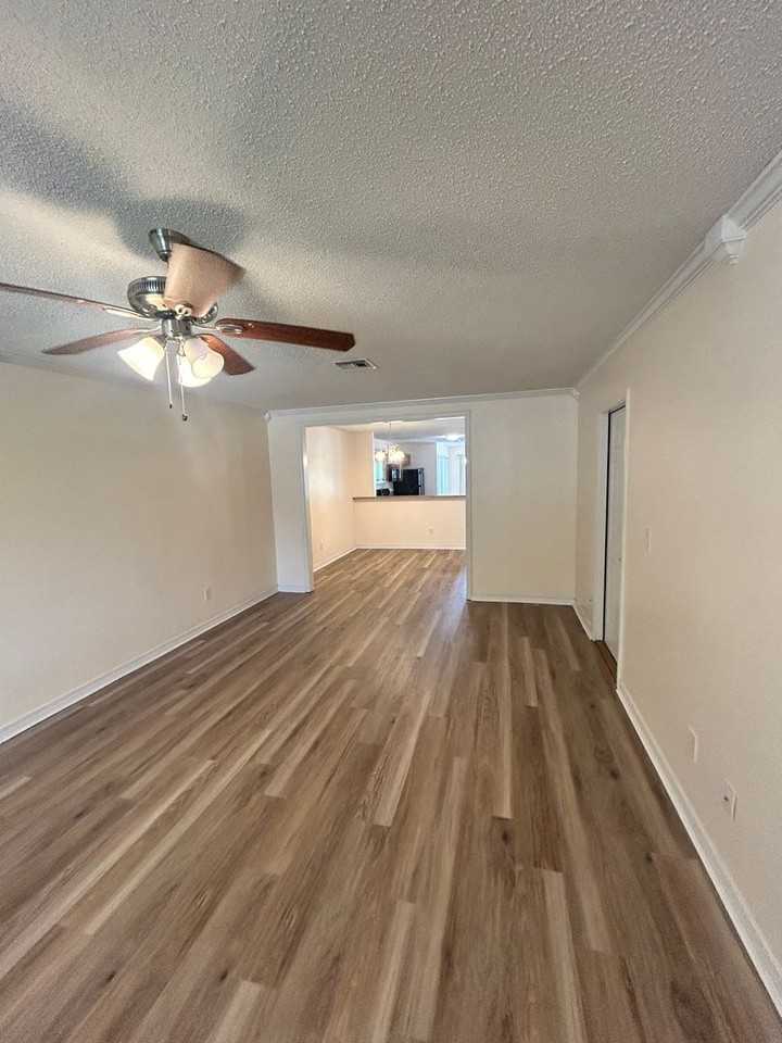 3110 Meadow St - Photo 3 of 21