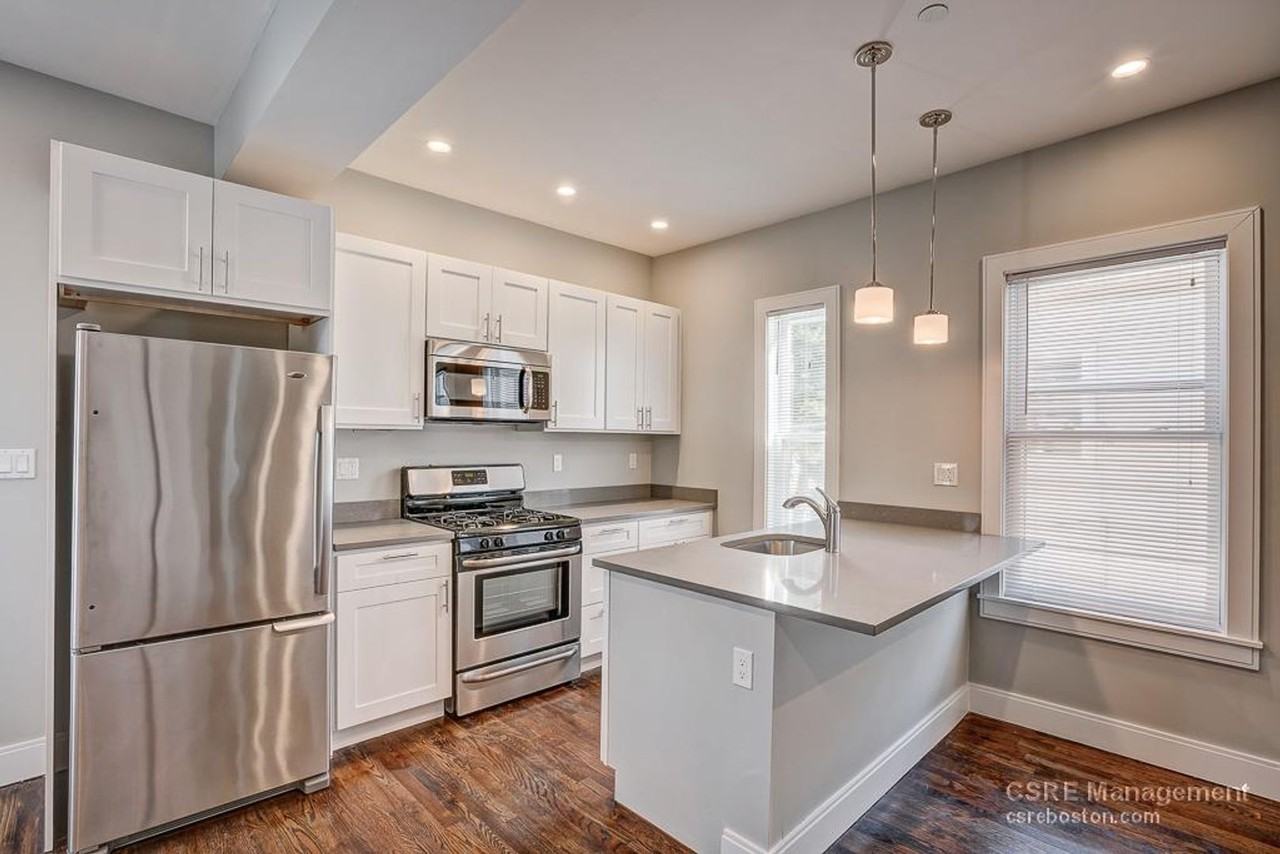 147 Boston Street - Photo 4 of 9