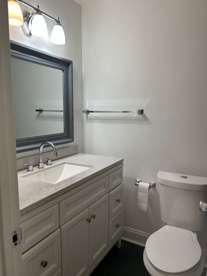 2080 Jerlyn Dr - Photo 6 of 23