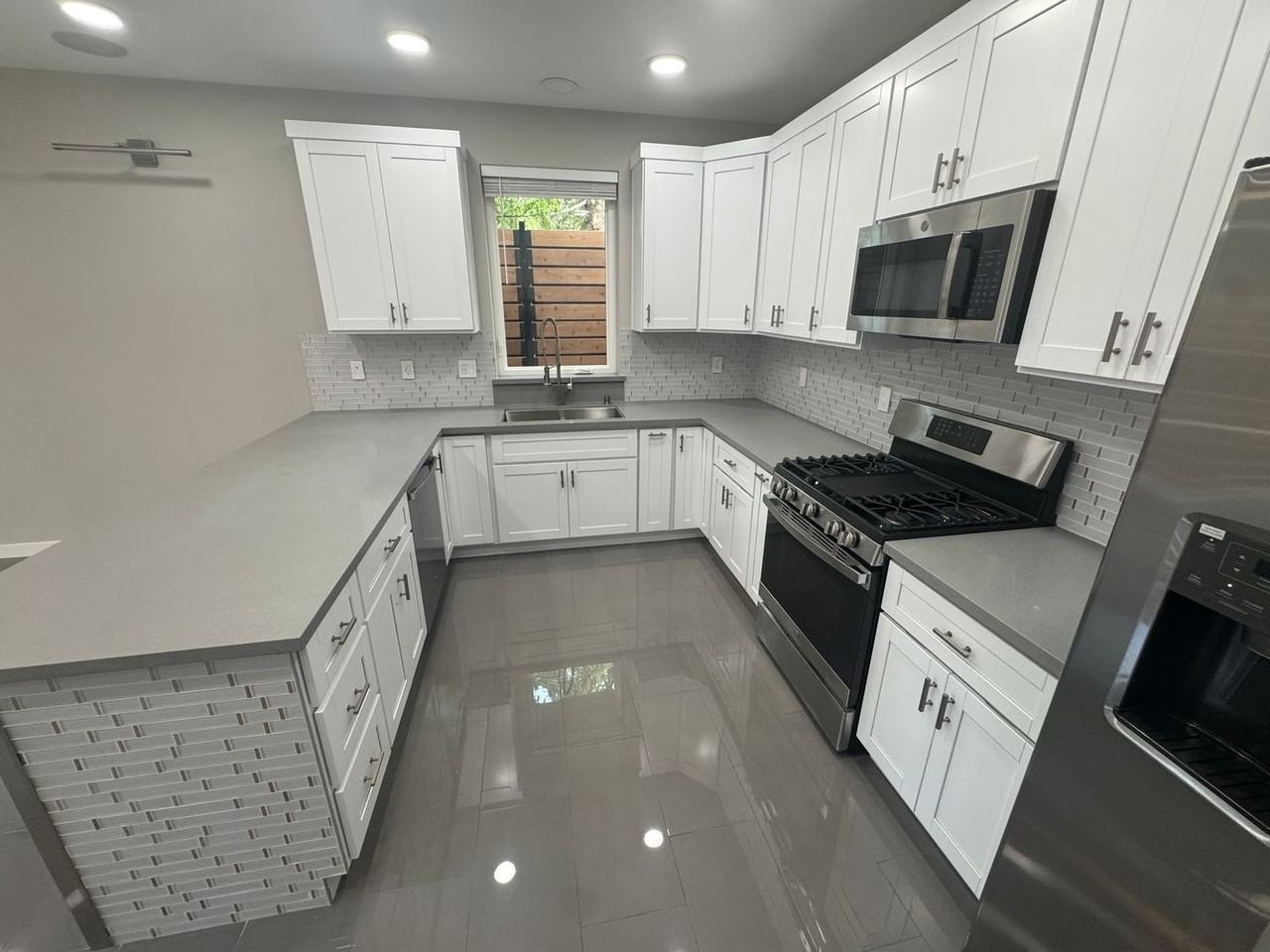 1550 Murdell Ln - Photo 5 of 13