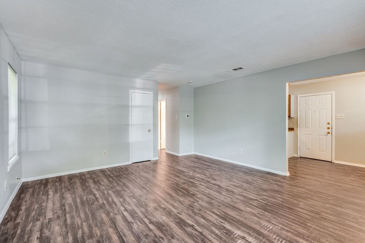 3504 May St - Photo 2 of 12