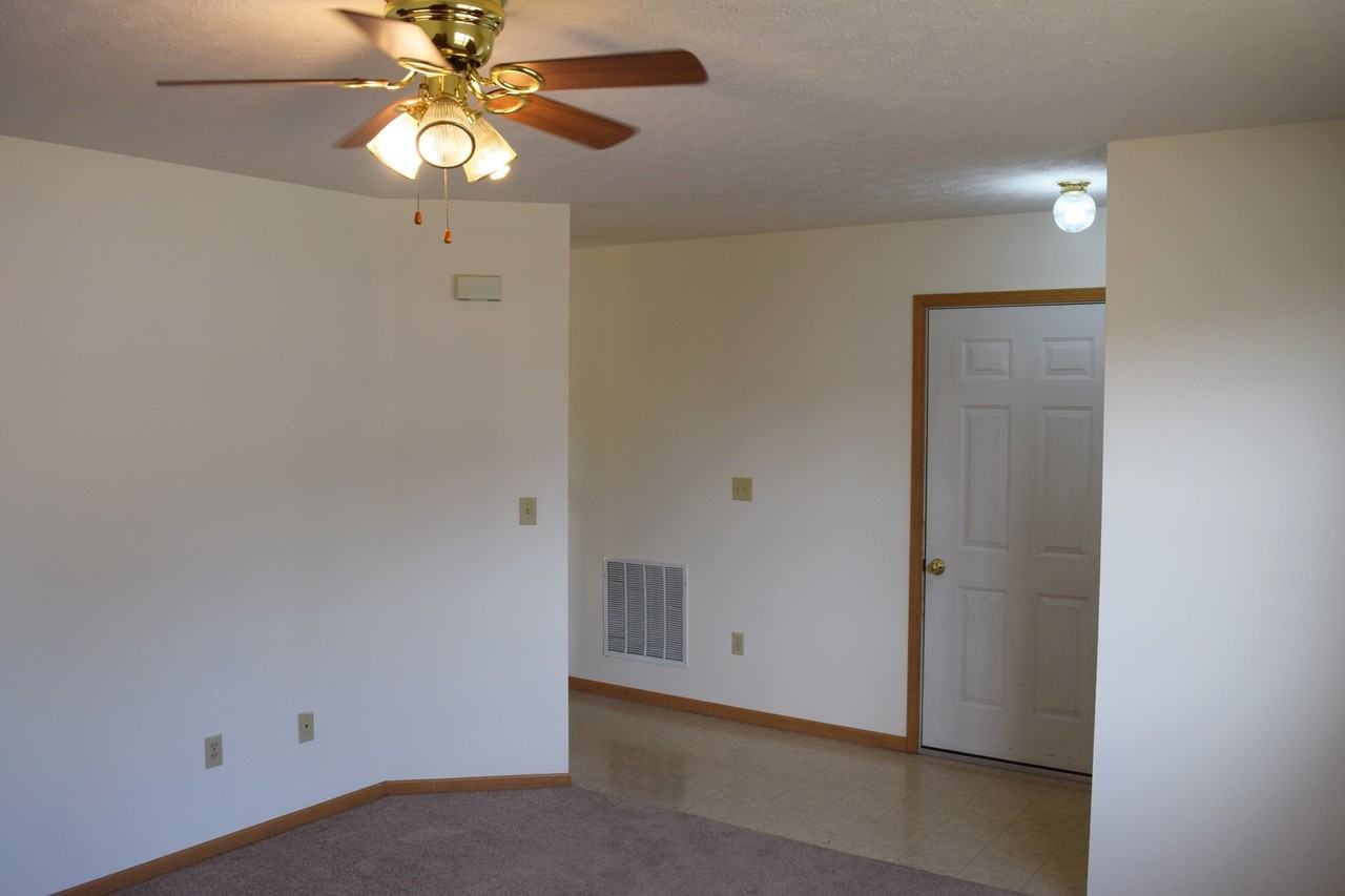 13895A Trinity Cir - Photo 5 of 34
