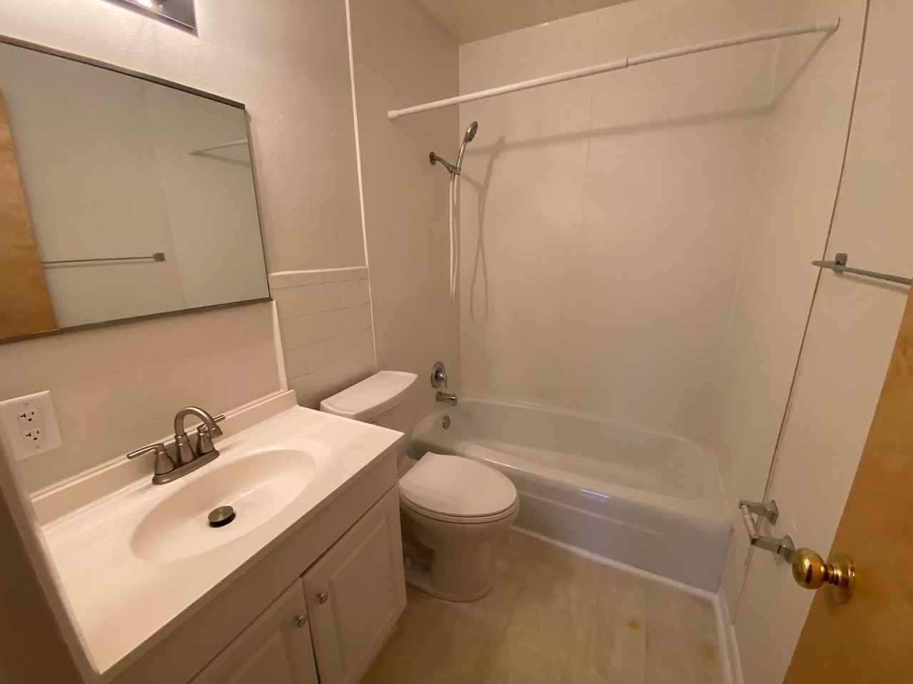 204 Willow Way - Photo 3 of 20