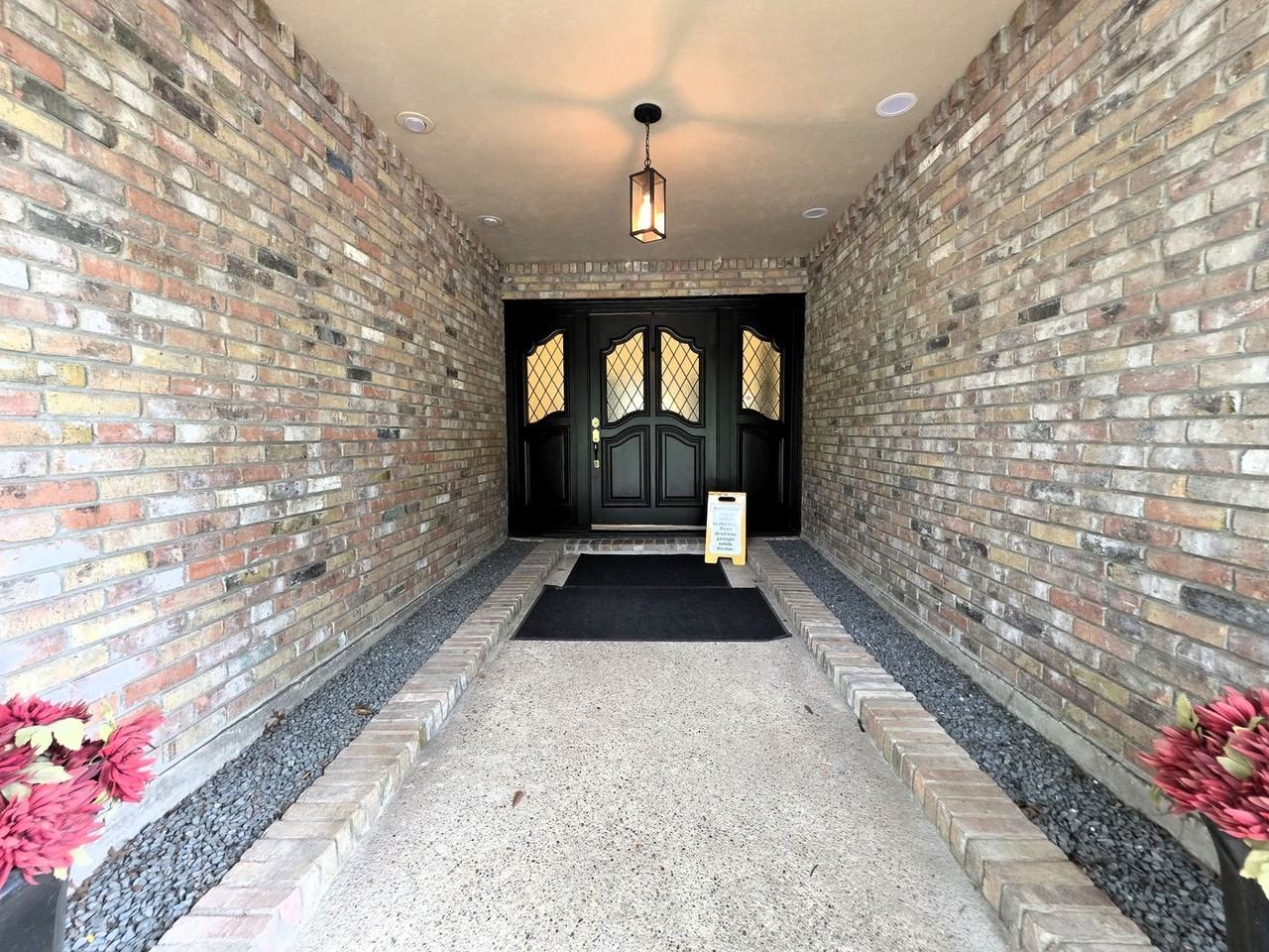 3202 Overton Park Dr W - Photo 2 of 50