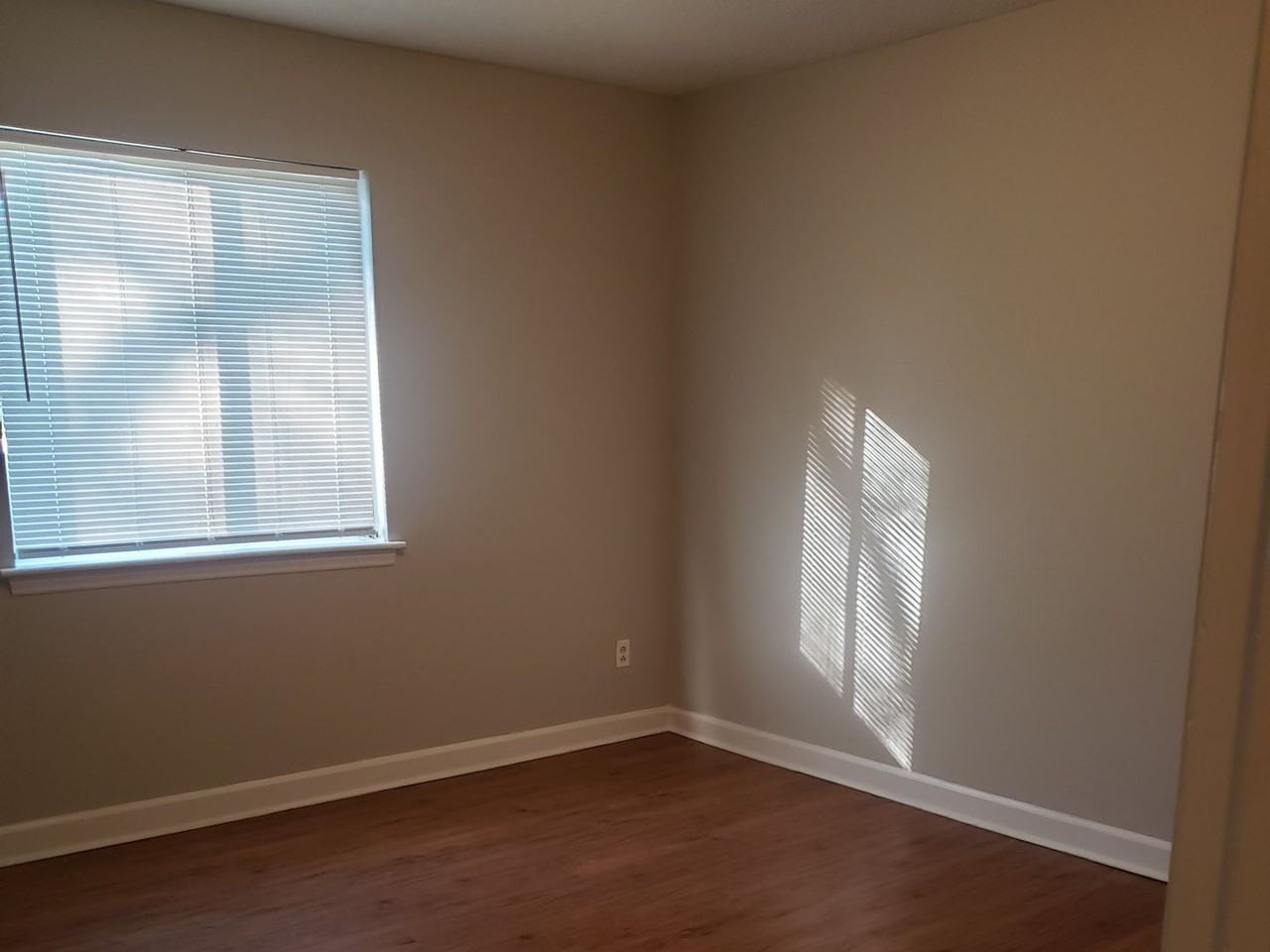 8111 Marcus Ln - Photo 7 of 10
