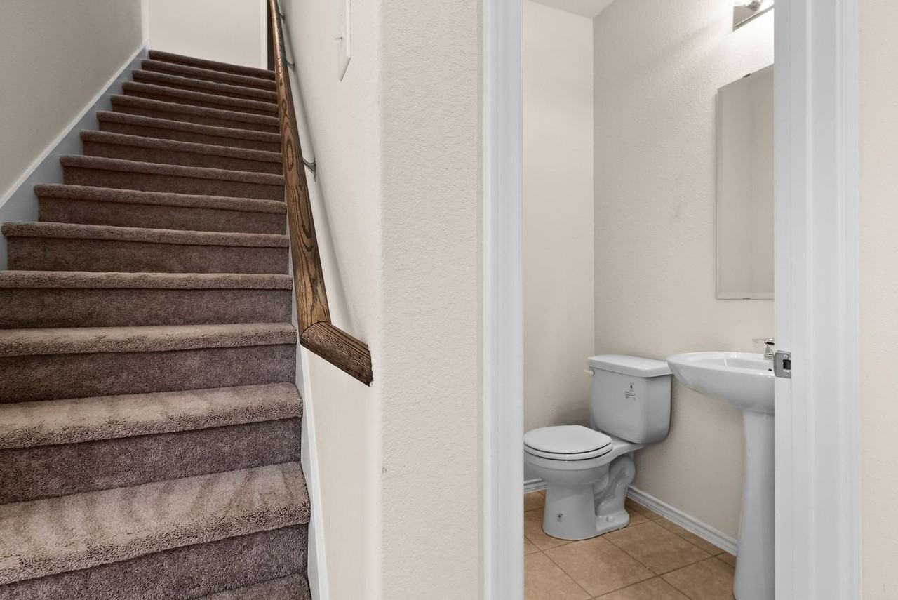 169 Katie Elder Dr - Photo 2 of 18