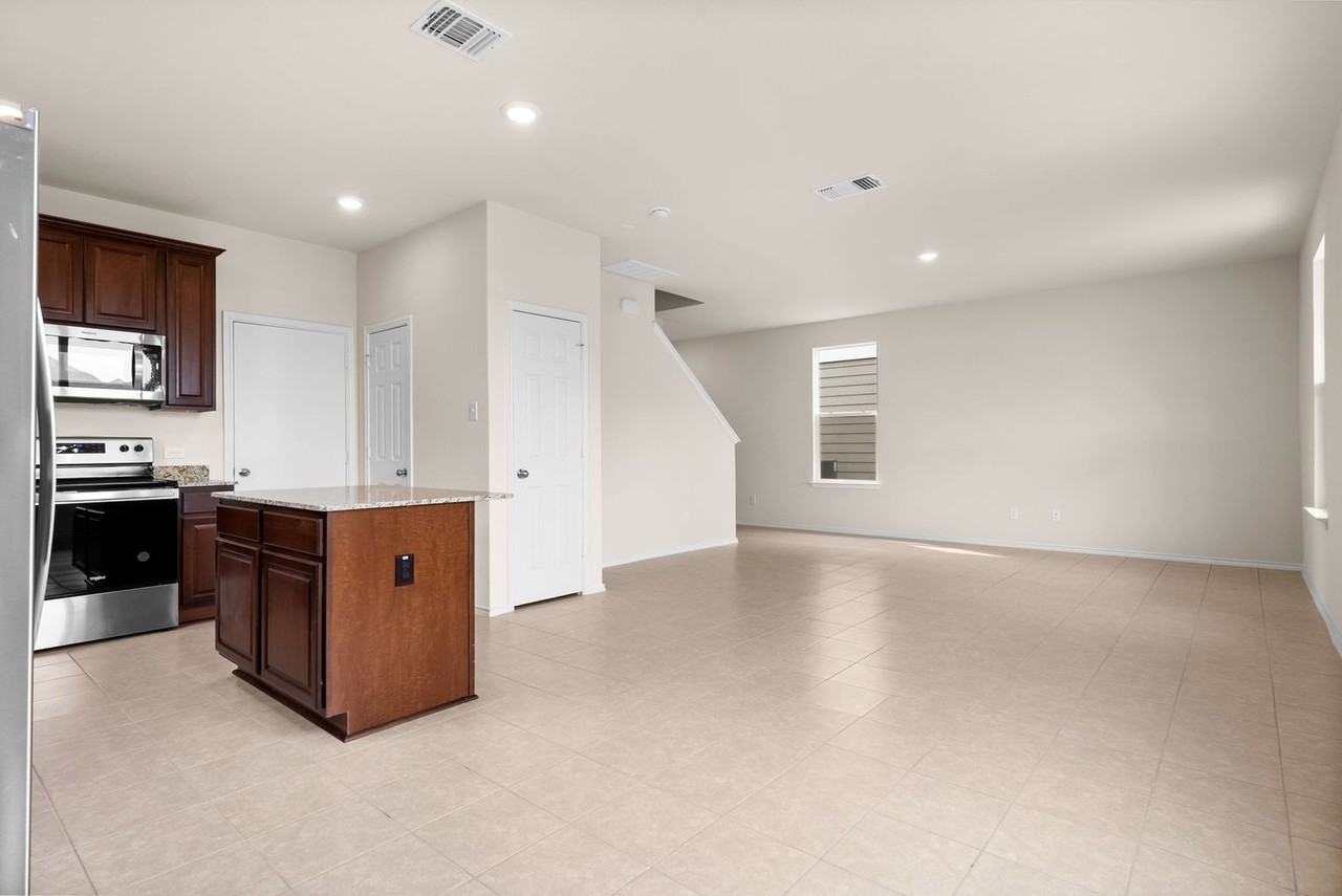 169 Katie Elder Dr - Photo 5 of 18