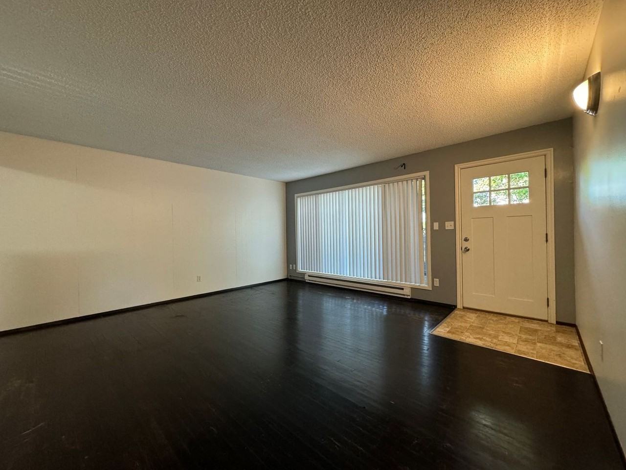 4610 Se 29th Ave - Photo 3 of 12