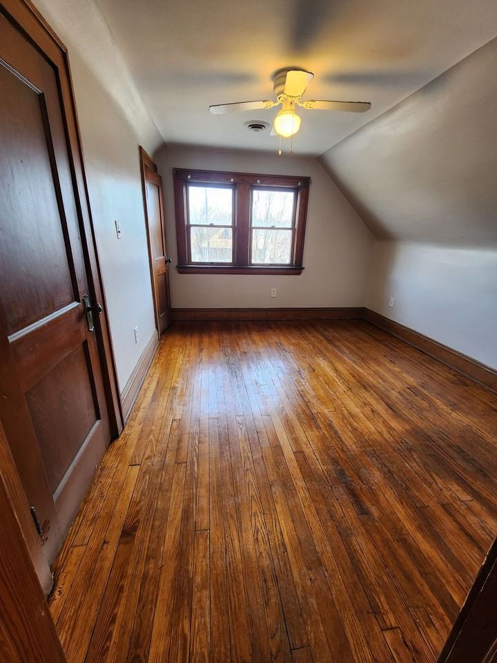 Kendall2550 - Photo 3 of 10