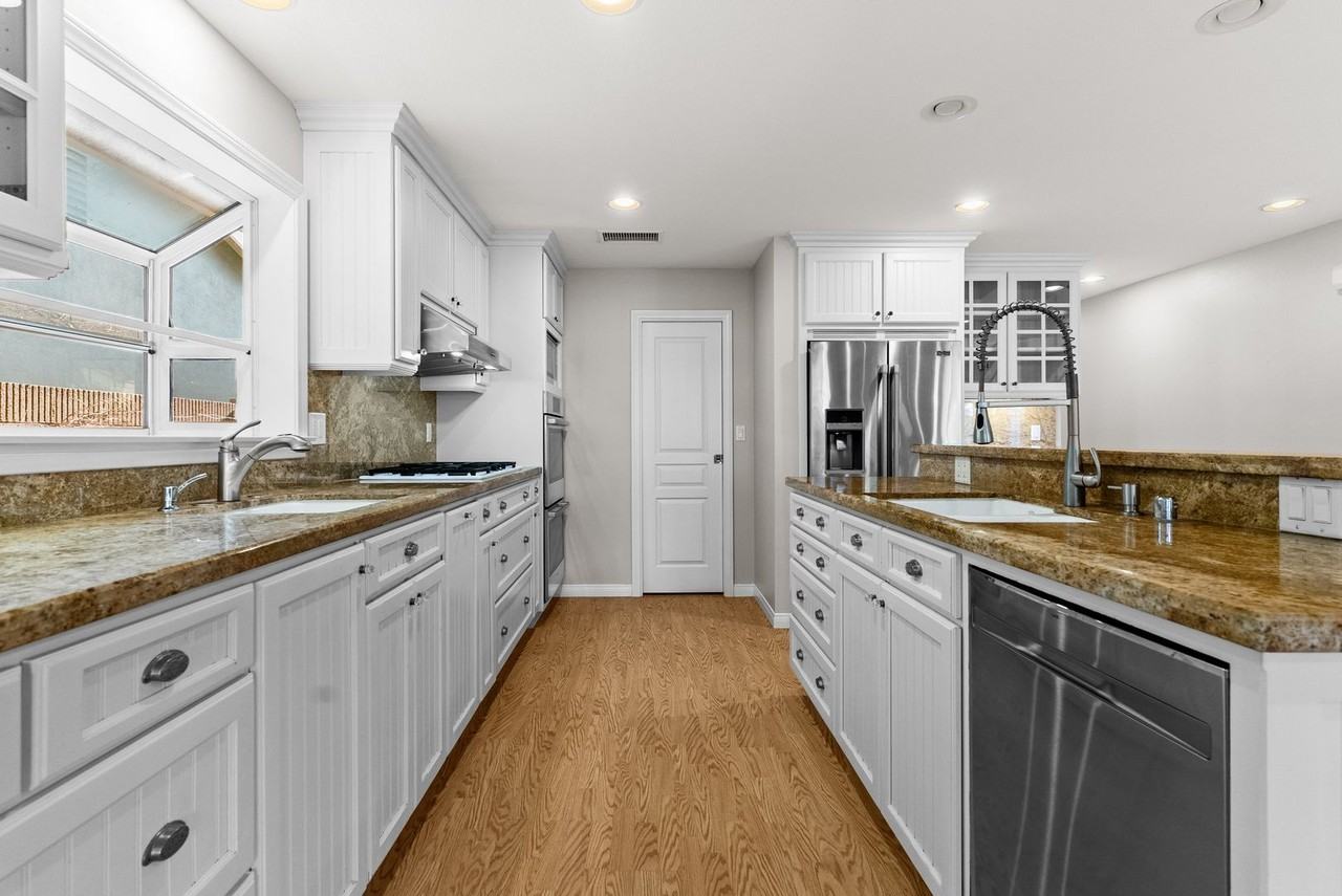 12782 Olive St - Photo 2 of 38