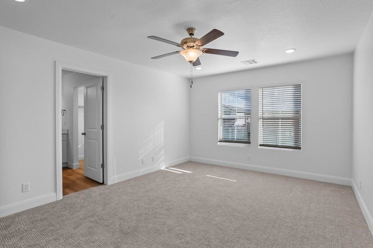 485 W Greenstone Pl - Photo 4 of 42