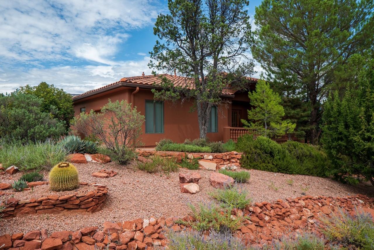 227 Les Springs Dr - Photo 3 of 50