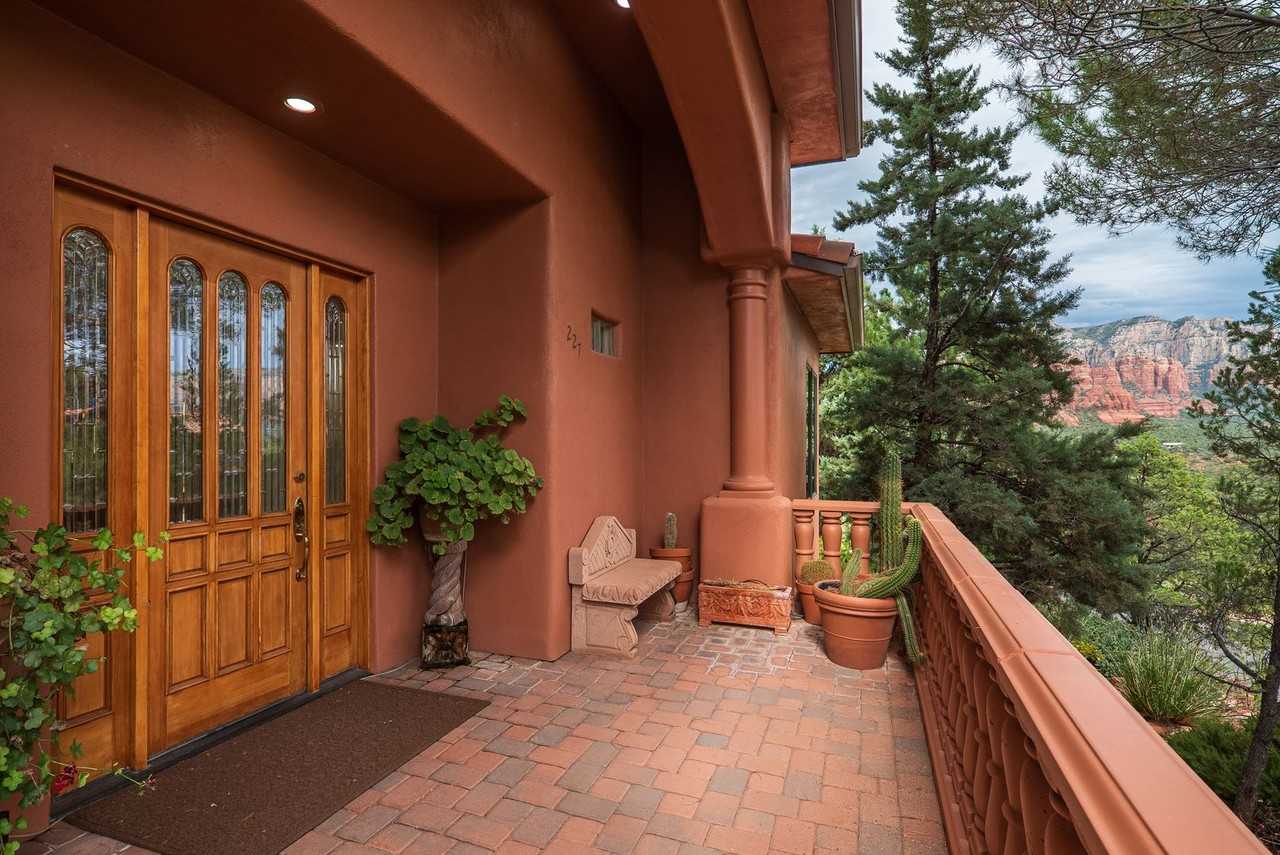227 Les Springs Dr - Photo 4 of 50