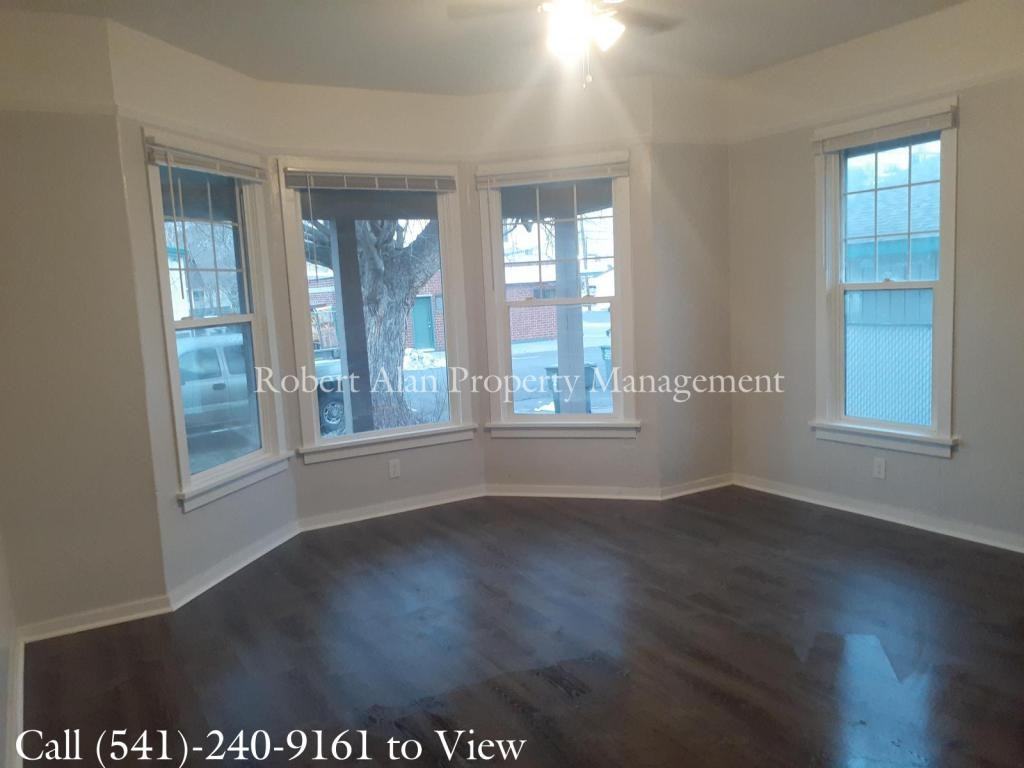 247 Se 3rd St - Photo 4 of 8