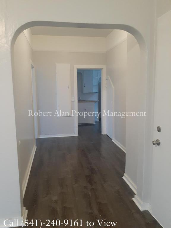 247 Se 3rd St - Photo 6 of 8