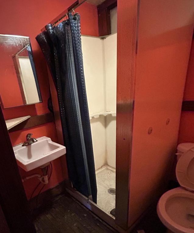 617 1/2 W Galena Ave - Photo 3 of 5