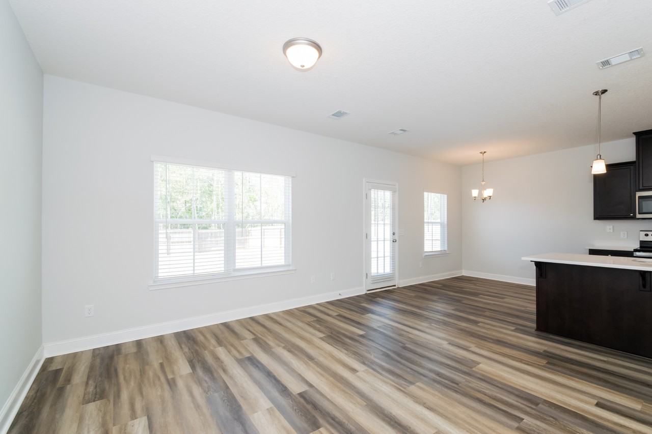 108 Sugarberry Cir - Photo 3 of 14