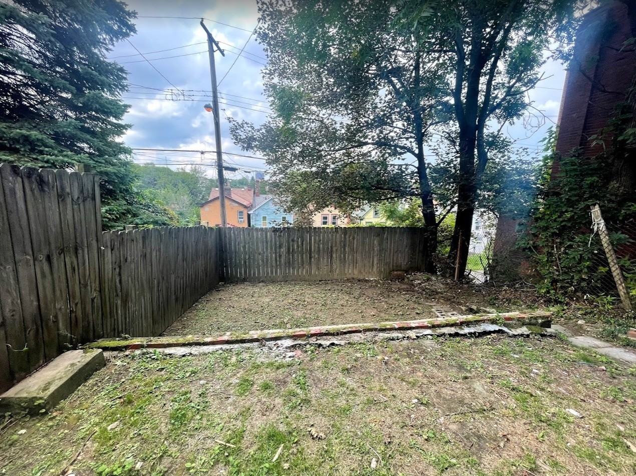 221 Orchard Pl - Photo 5 of 18