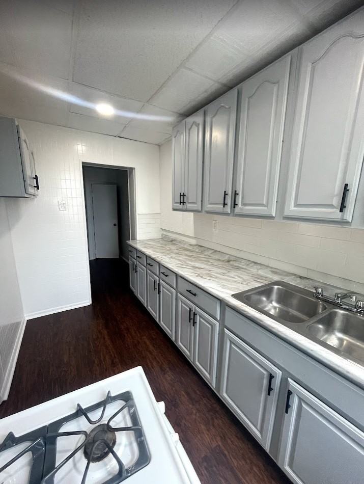 221 Orchard Pl - Photo 6 of 18