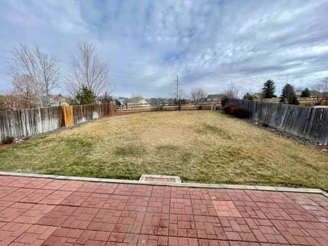 5914 S Ukraine St - Photo 3 of 10