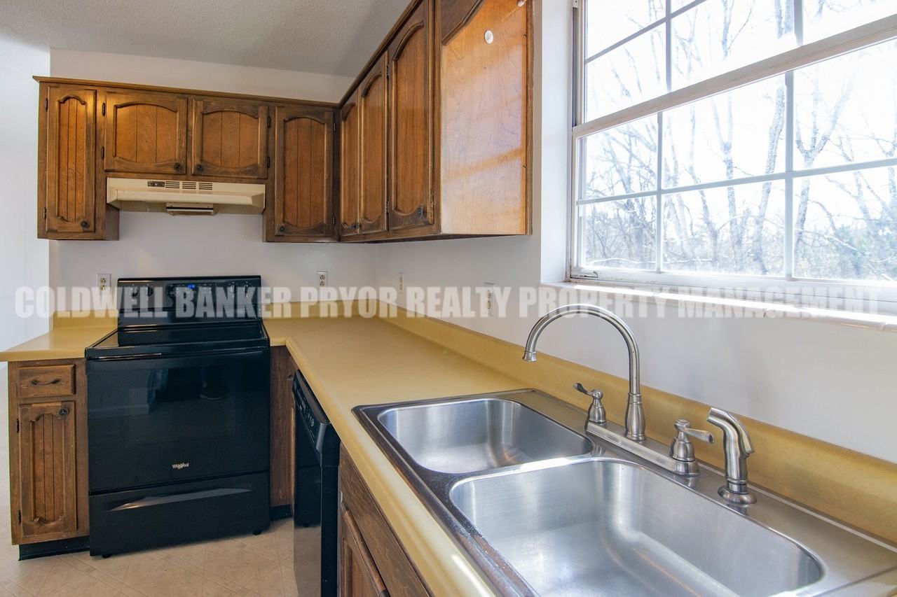 598 Highland Dr - Photo 3 of 35