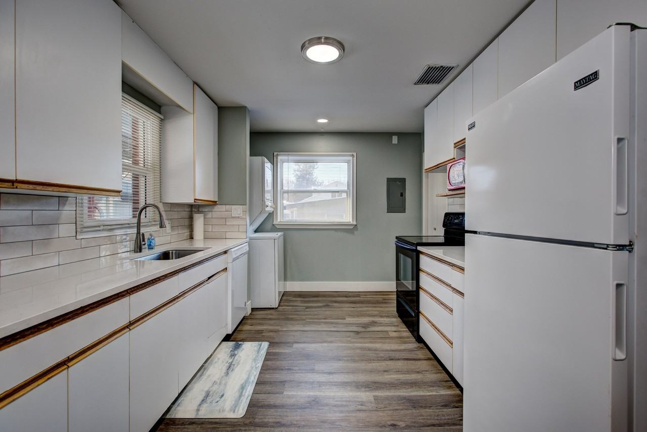 1416 S Chrisway Dr #UP - Photo 5 of 42