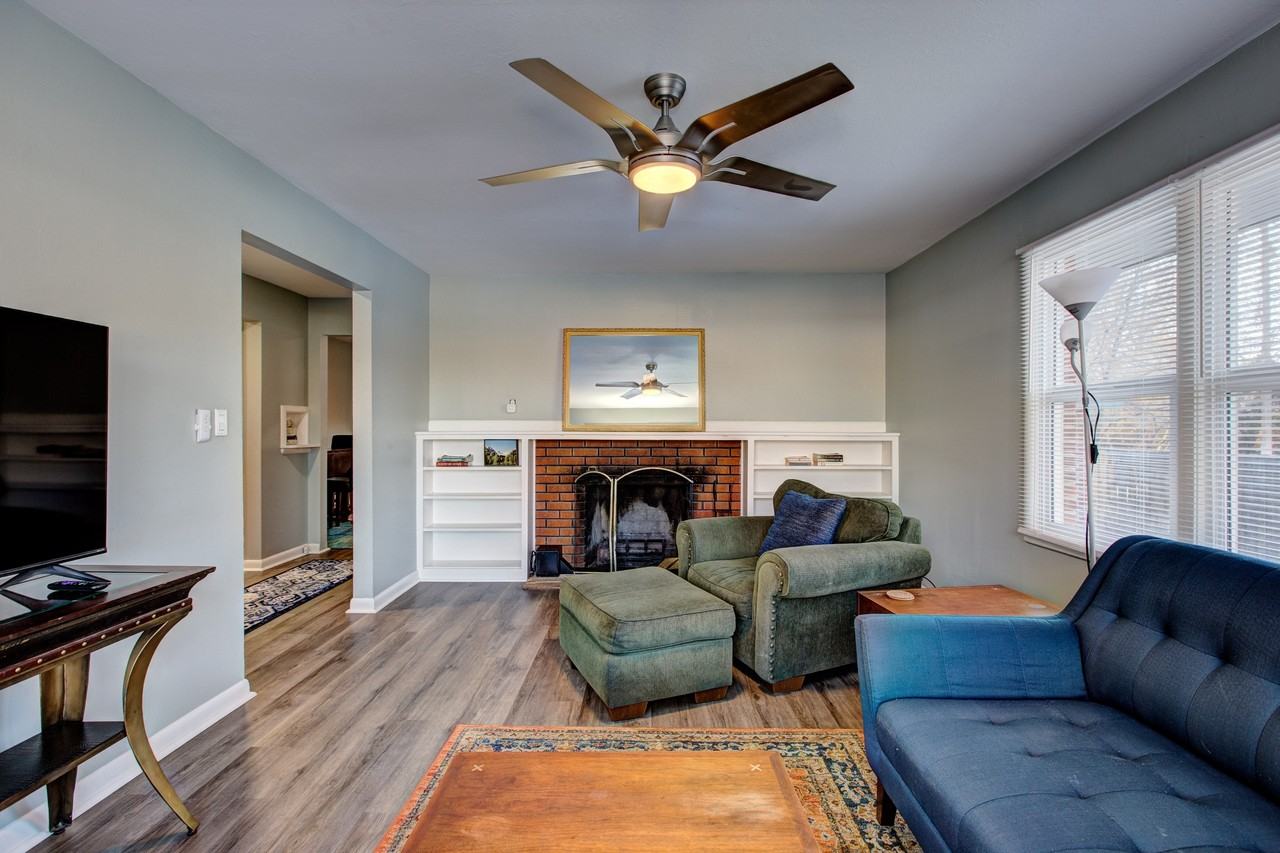 1416 S Chrisway Dr #UP - Photo 3 of 42