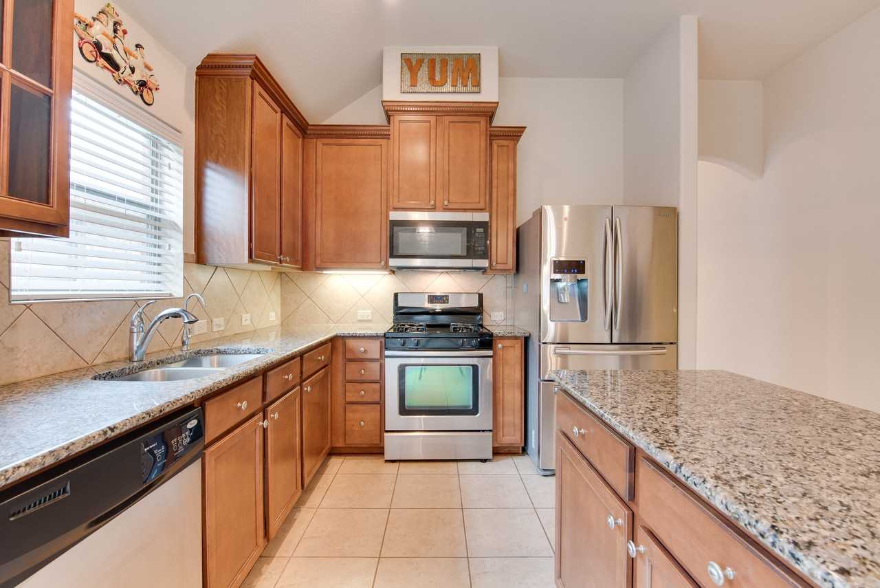 19822 Heron Shadow Ct - Photo 3 of 26