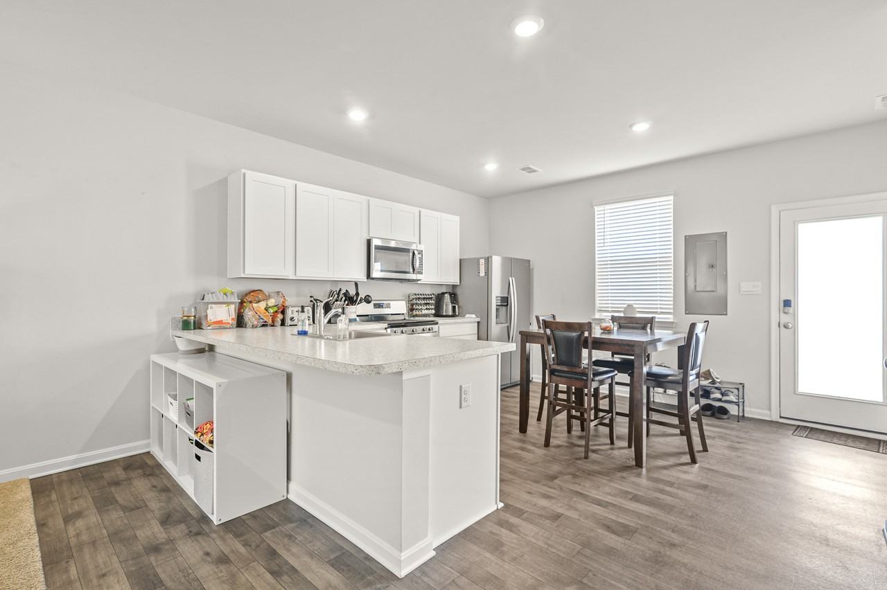 420 Ridgely Blvd - Photo 5 of 23