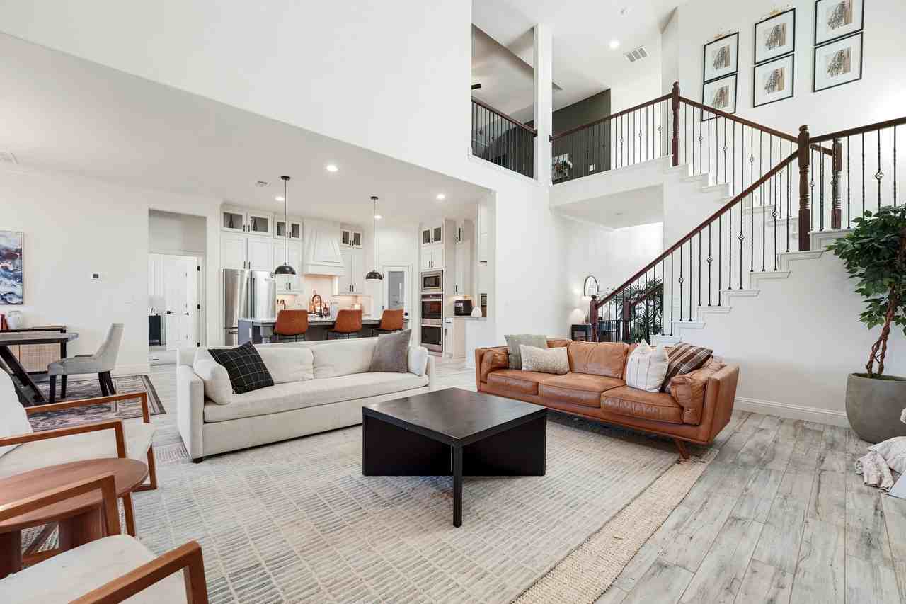 8425 Country Club Dr - Photo 5 of 8