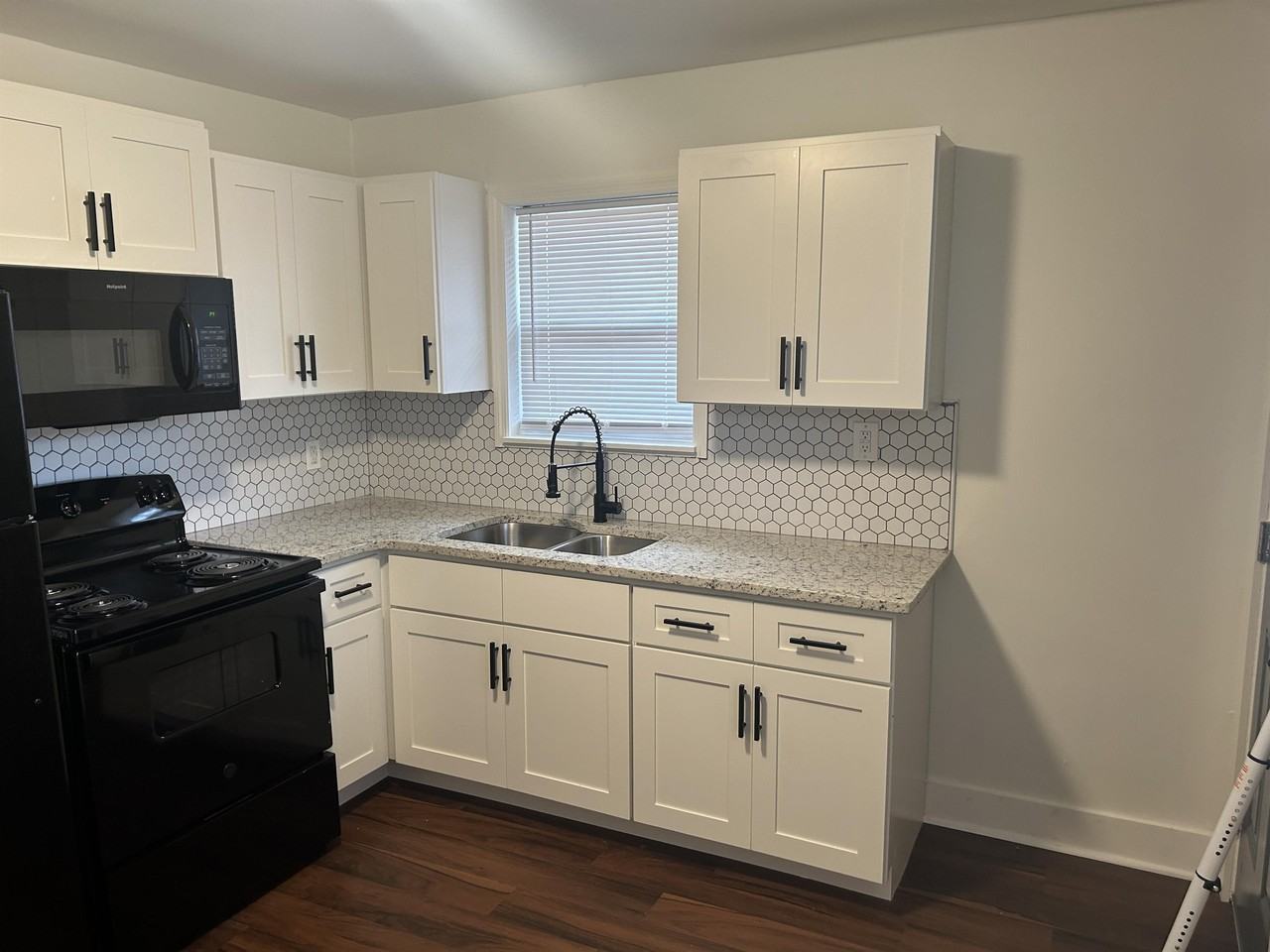 2938 42nd Ave N #B - Photo 2 of 11