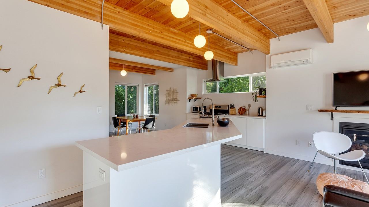 6824 N Catlin Ave #A - Photo 3 of 41