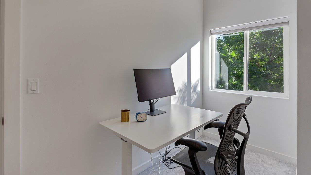 6824 N Catlin Ave #A - Photo 5 of 41