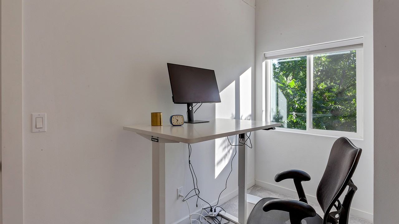 6824 N Catlin Ave #A - Photo 2 of 41