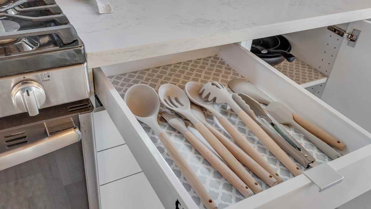 6824 N Catlin Ave #A - Photo 4 of 41