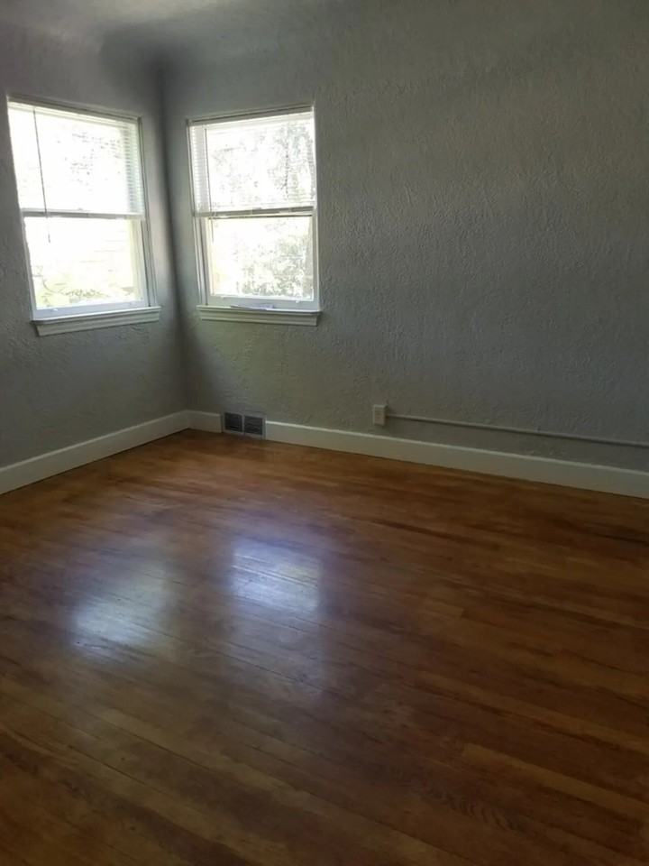 1621 6th Ave #A - Photo 3 of 14