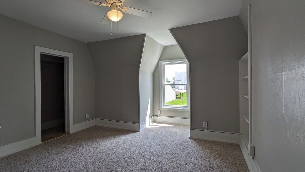 909 Hubbel St #2 - Photo 3 of 12