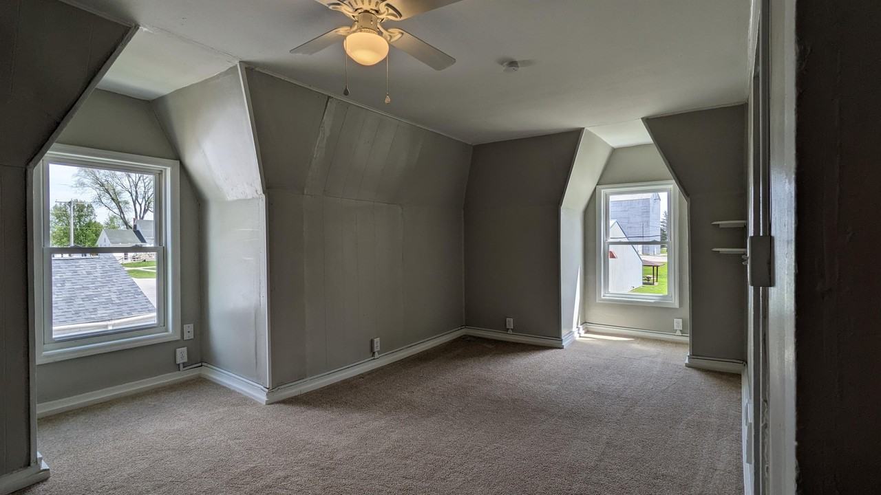 909 Hubbel St #2 - Photo 7 of 12