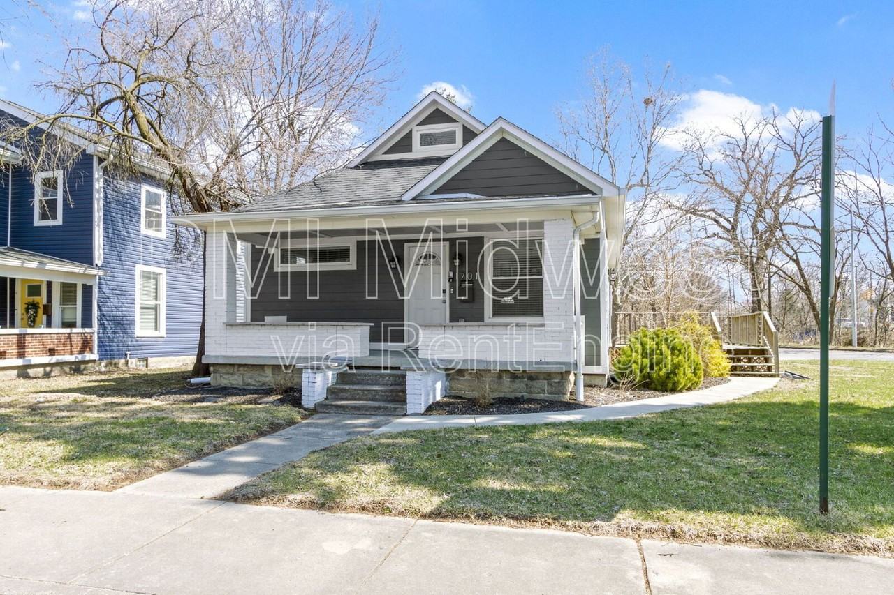 1701 Barth Ave - Photo 3 of 47