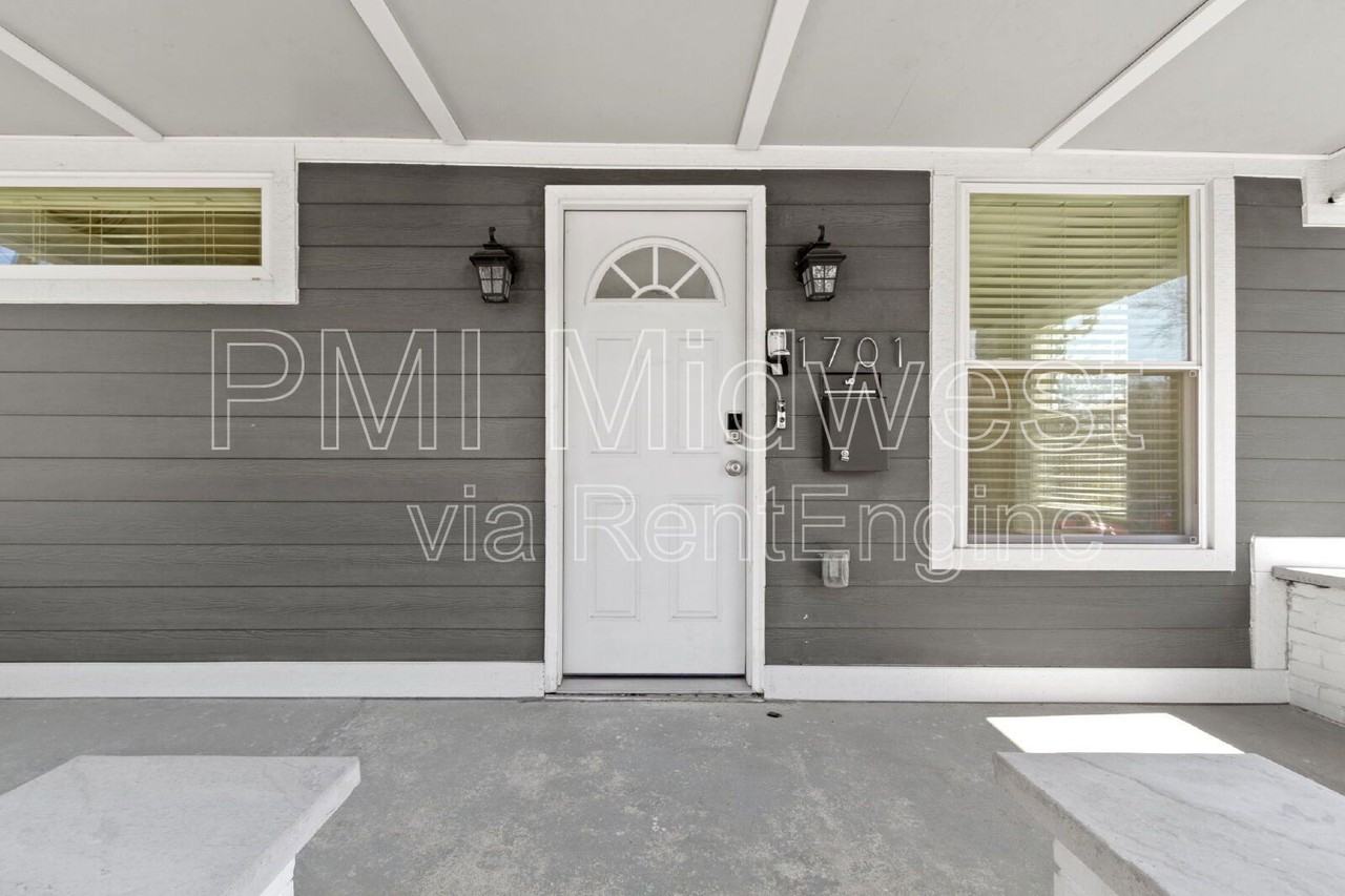 1701 Barth Ave - Photo 6 of 47