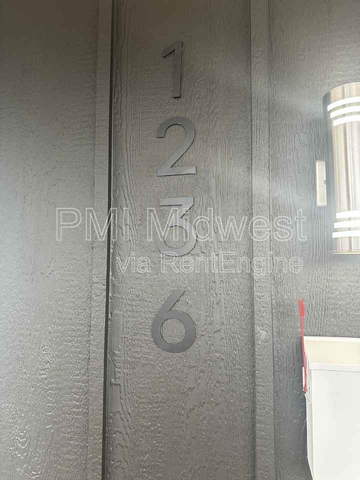 1236 W 18th St #B - Photo 3 of 29