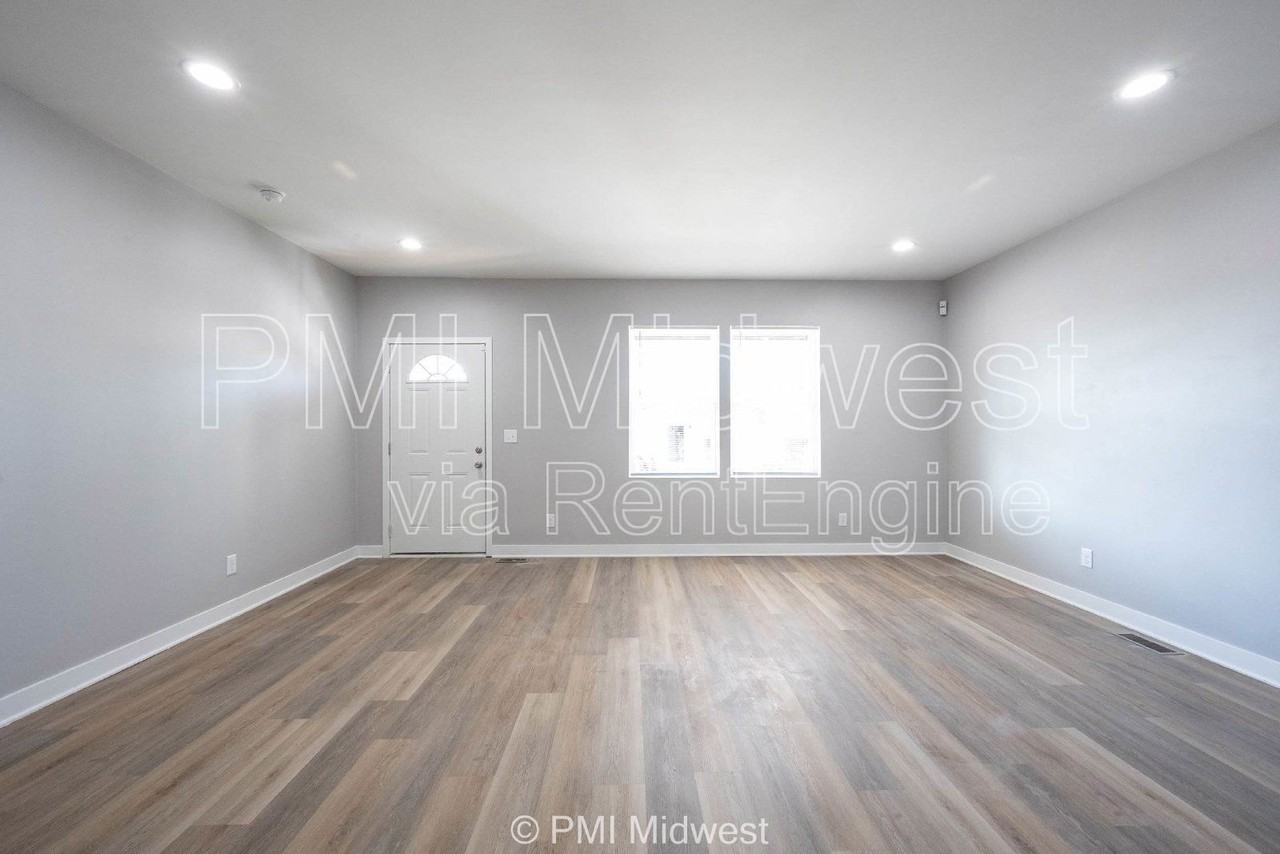 1236 W 18th St #A - Photo 5 of 39