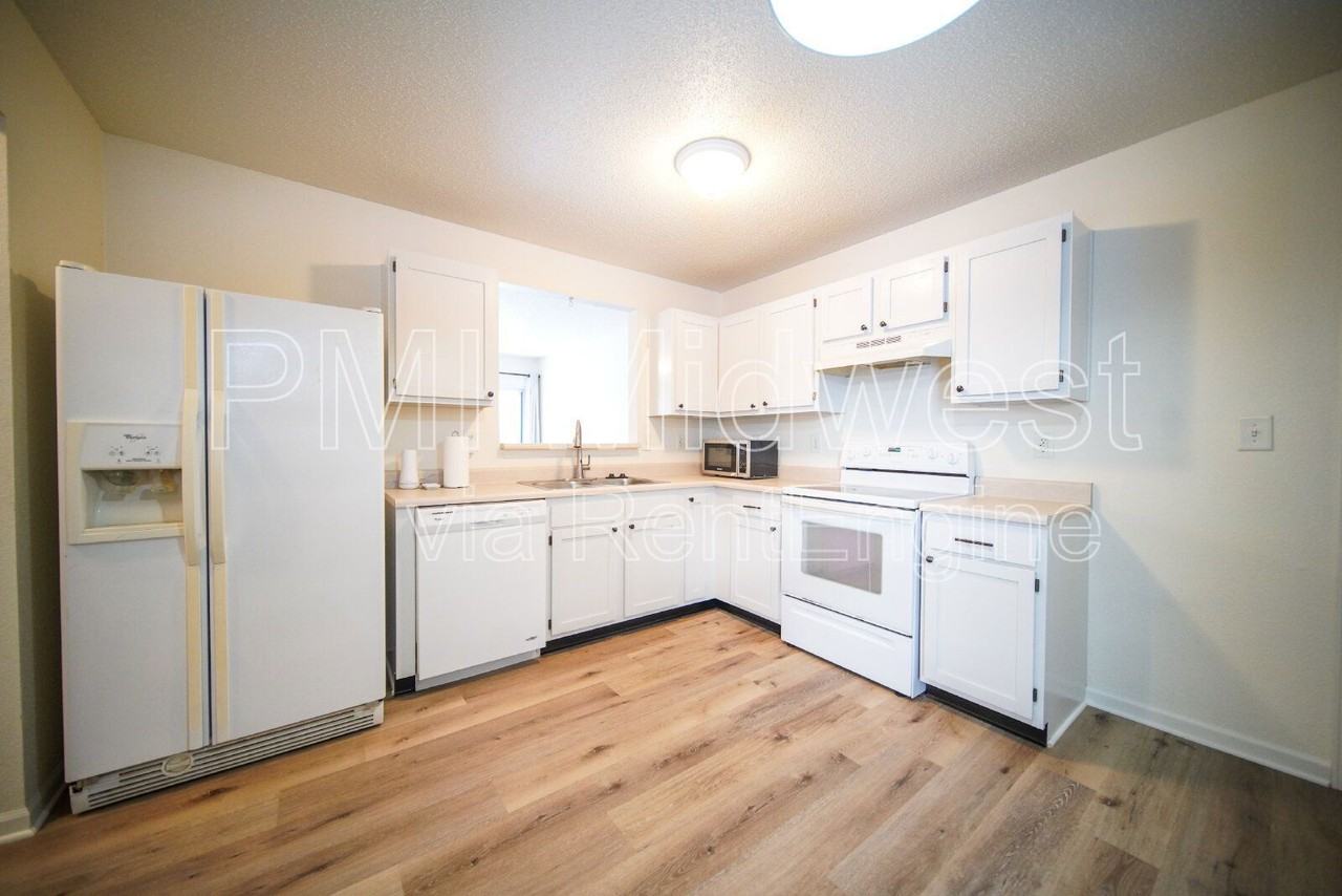 10414 Kensil St - Photo 6 of 25