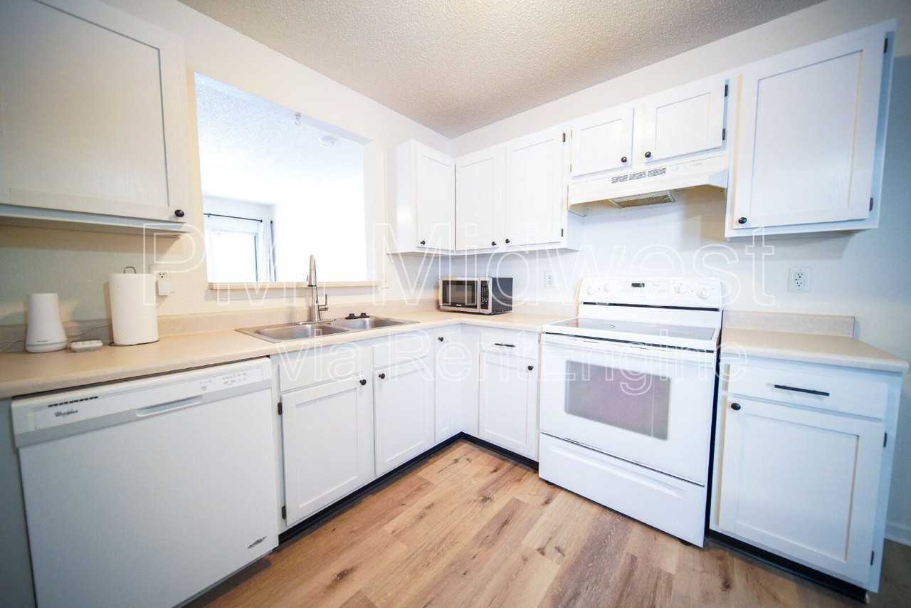 10414 Kensil St - Photo 7 of 25