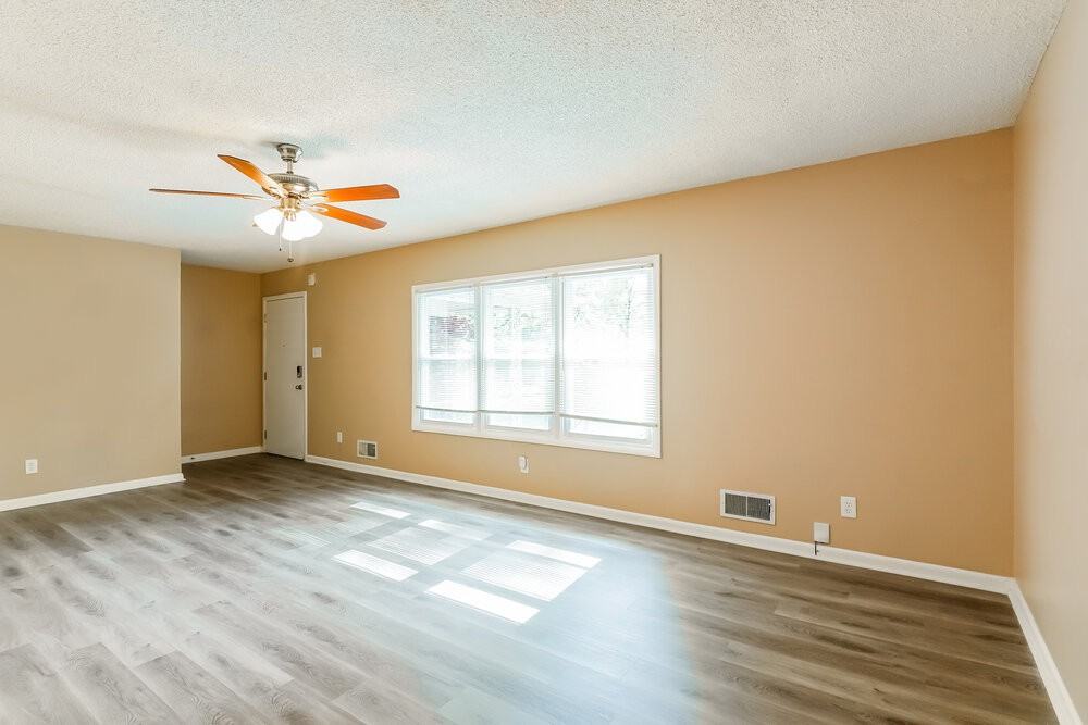 2415 Rose Ln - Photo 6 of 17