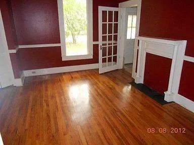 392 Pecan St Se - Photo 3 of 5