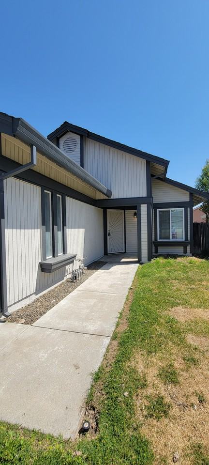 224 Sumatra Dr - Photo 2 of 12